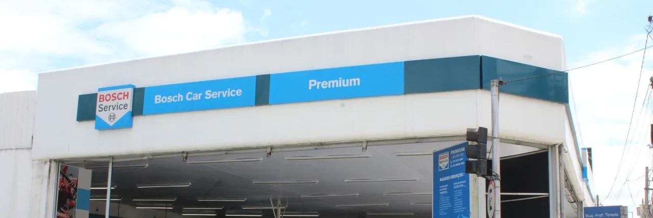Fachada da Premium Center Car com a identificação Bosch Car Service